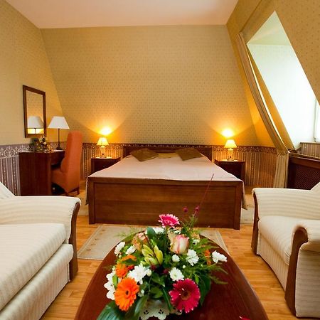 Goecsej Palatinus Etterem Es Panzio Aparthotel Zalaegerszeg Room photo
