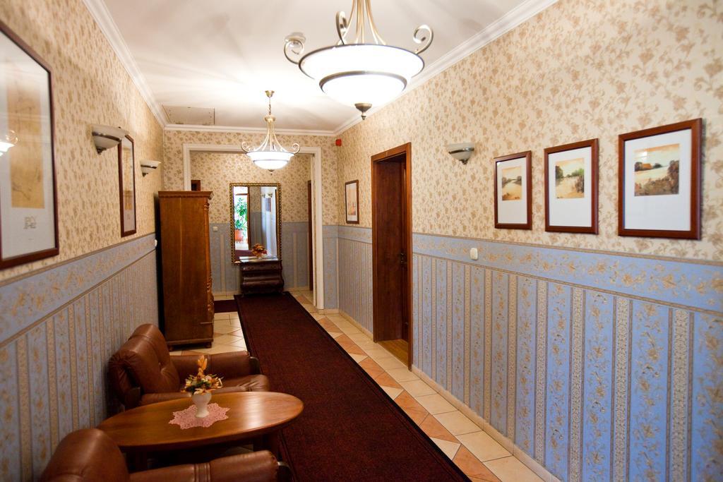 Goecsej Palatinus Etterem Es Panzio Aparthotel Zalaegerszeg Exterior photo